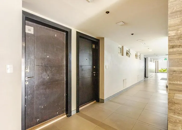 Aparthotel Your Cozy And Elegant Airport Home, Steps From Naia T3